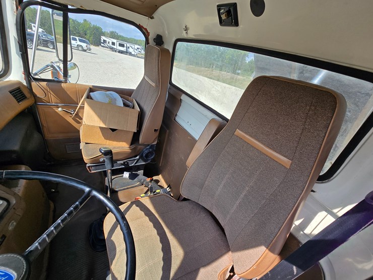 1994-ford-lta9000-image-102