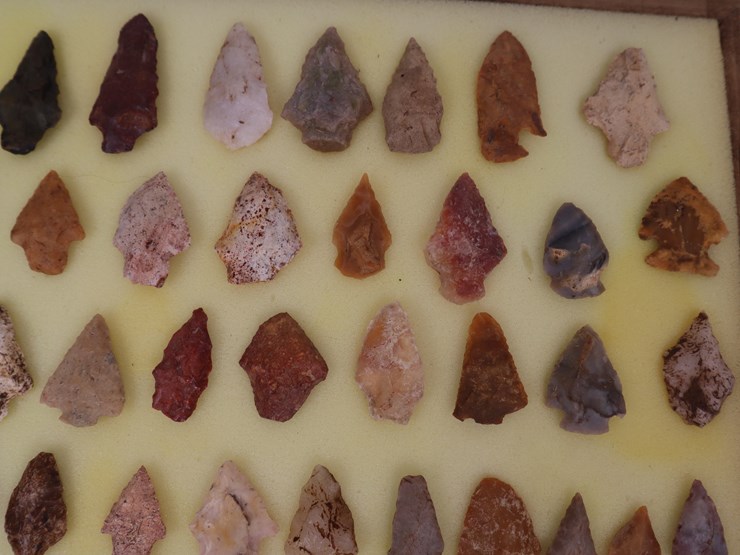 #23-•-#4165-•-(59)-framed-native-american-artifacts-image-8