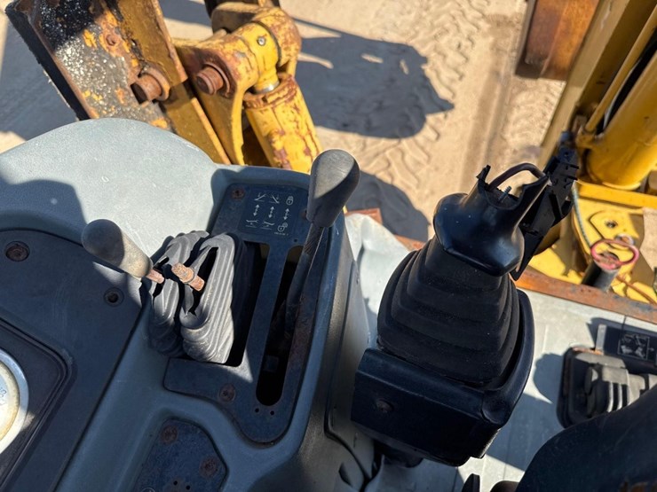 caterpillar-420d-it-image-30