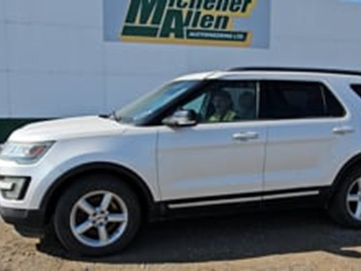 2016-ford-explorer-xlt-image-5