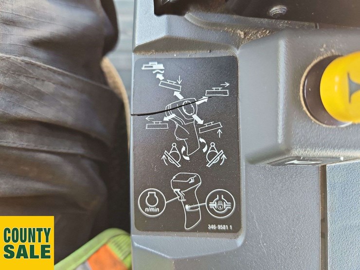 2020-caterpillar-150-awd-image-20