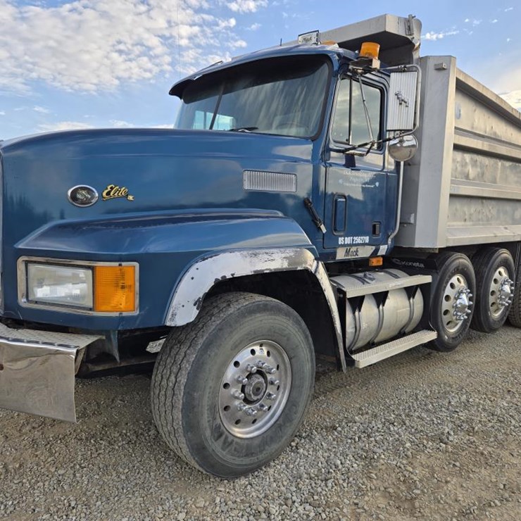 1997 MACK CL700