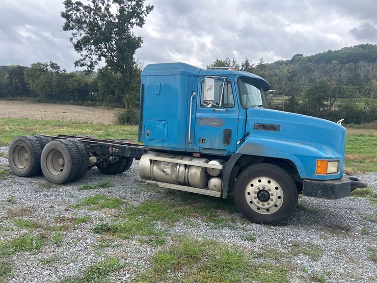 1996-mack-ch613-image-6