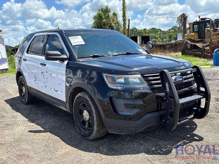 2019-ford-explorer-image-2