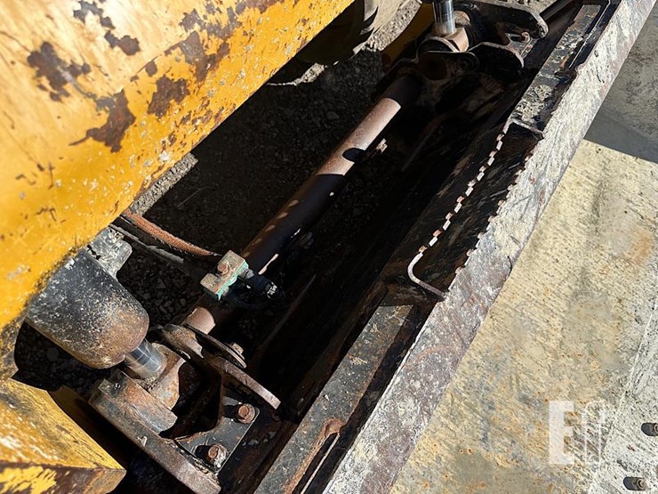 2016-caterpillar-259d-image-16