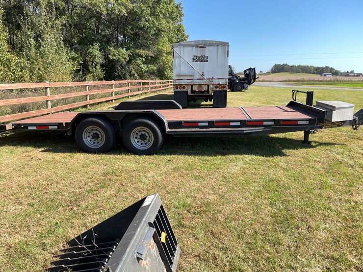 #1668-•-2018-road-warrior-tandem-axle-tilt-trailer-image-4
