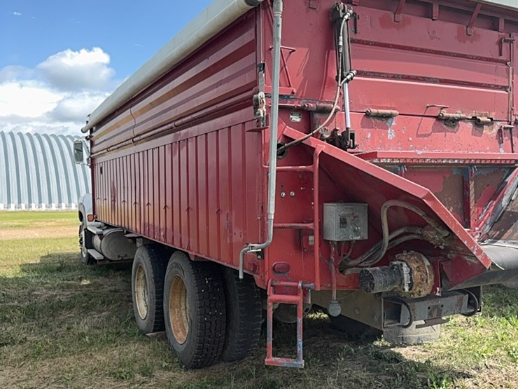 1995-ford-l9000-image-8