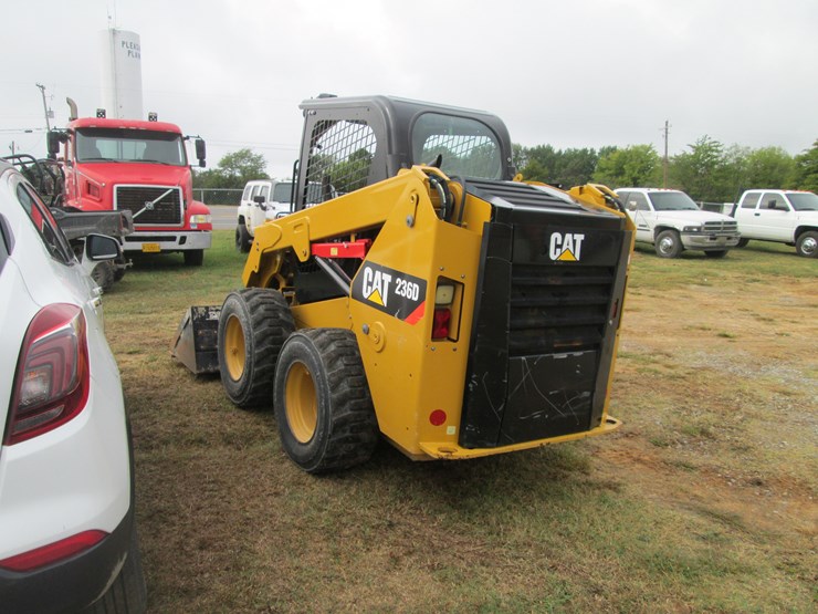 caterpillar-236d-image-4