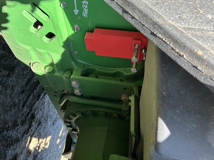 2016-john-deere-9620rx-image-23