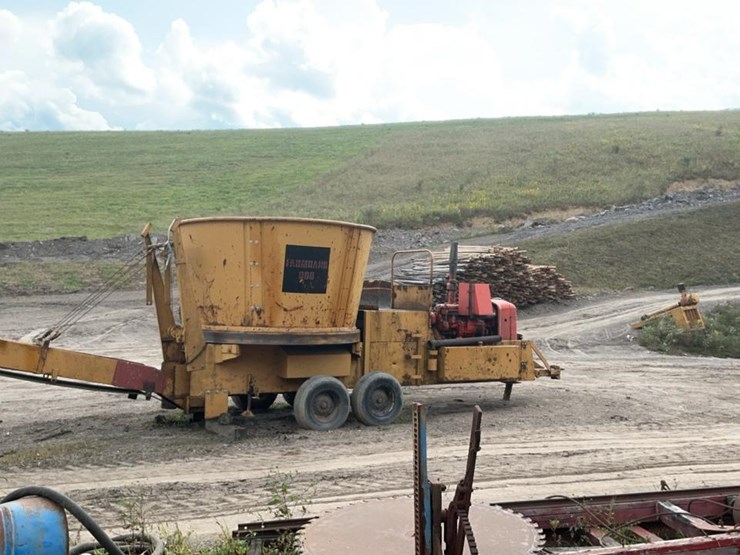 #121-•-farmhand-900-tubgrinder-image-7