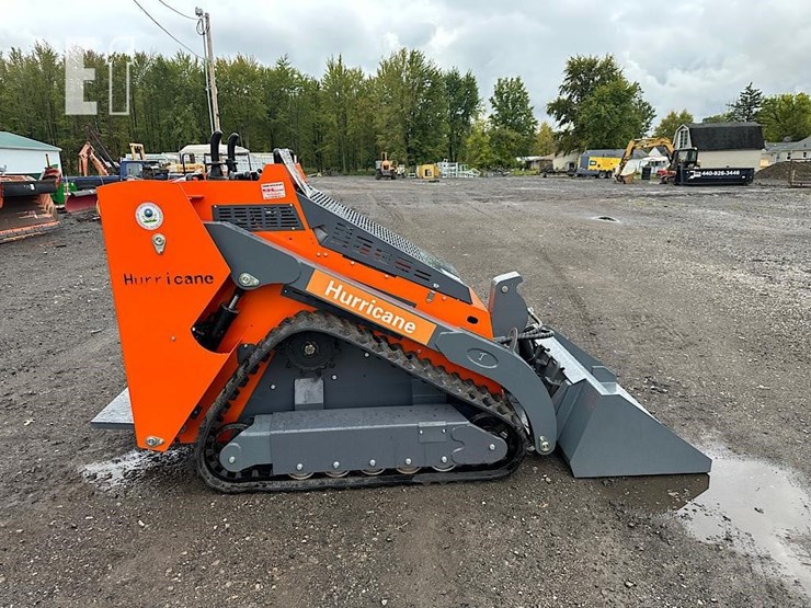 hurricane-mini-skid-steer-8-image-4