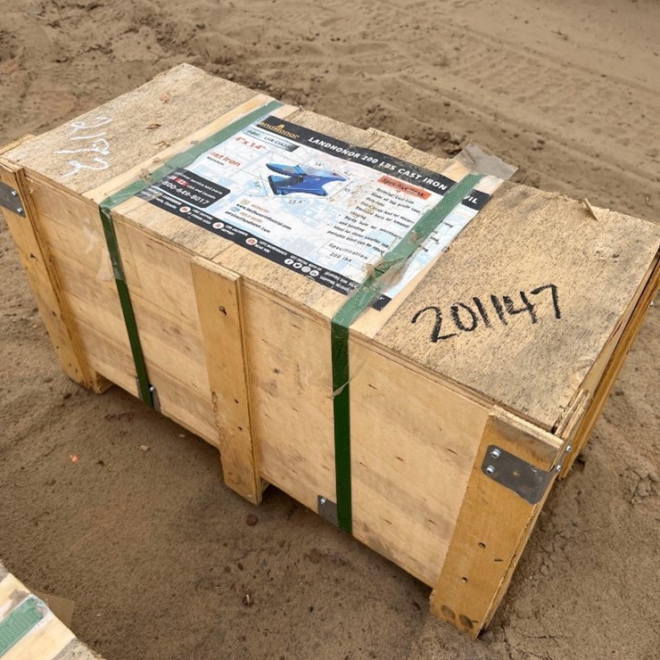 UNUSED LANDHONOR LHR-CIA200 - 200# CAST IRON ANVIL