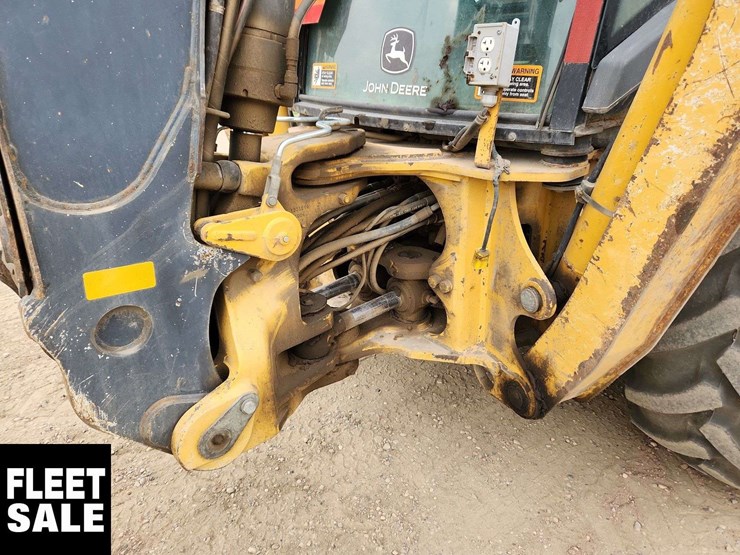 2015-deere-410l-image-40