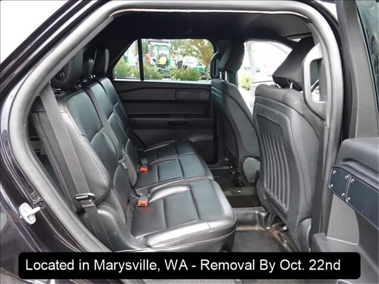 2020-ford-explorer-image-23