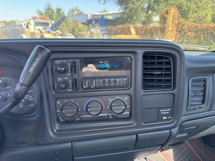 2002-chevrolet-silverado-1500-image-8