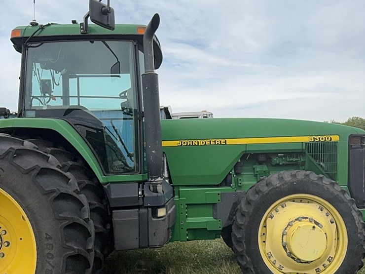 john-deere-8300-image-10