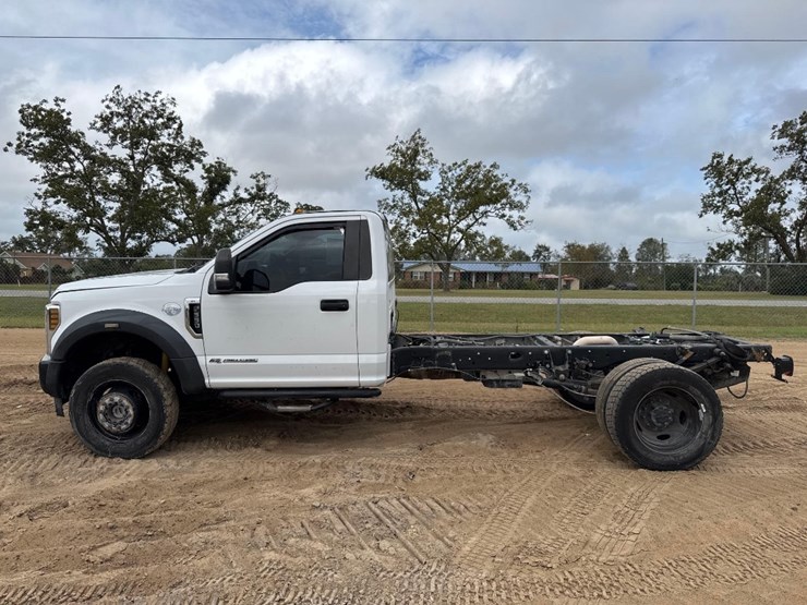 2019-ford-f550-xl-image-1