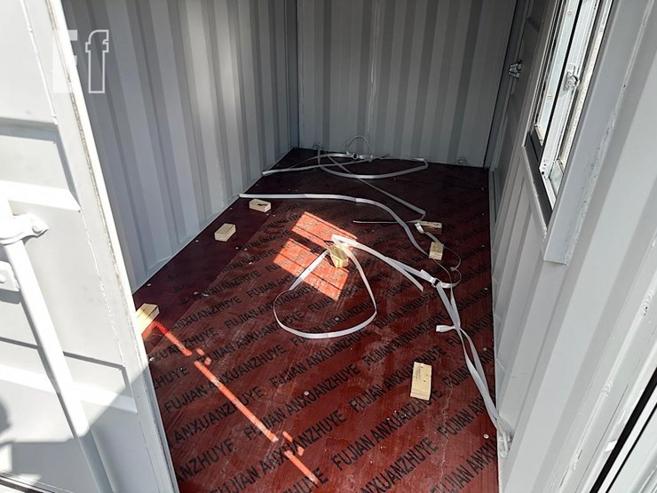 hurricane-5'x10'x5.5'-shipping-container-image-6