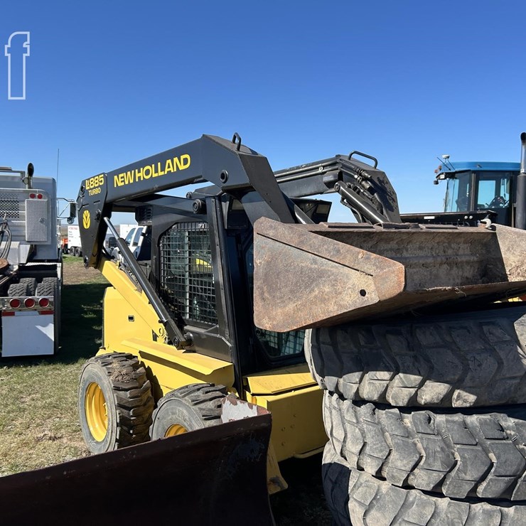 NEW HOLLAND LX885