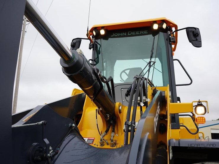 2024-deere-544-image-40