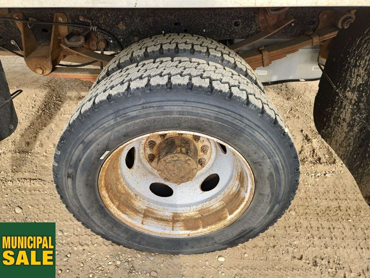 2014-ford-f450-image-32