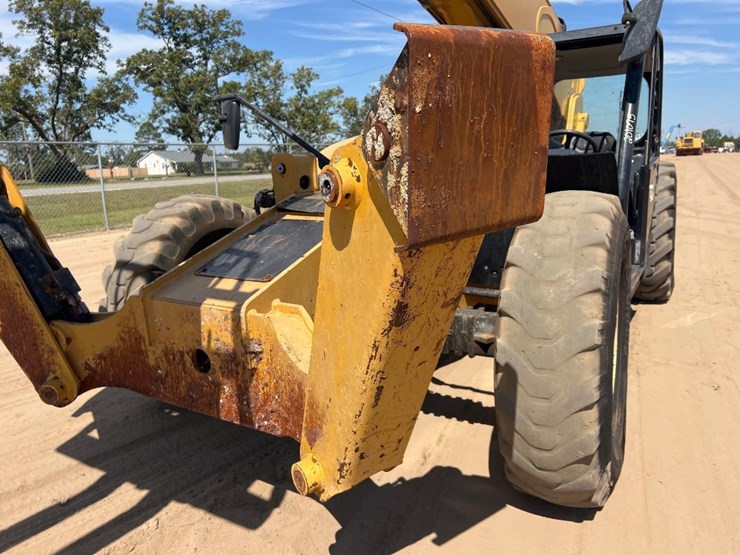 2018-caterpillar-tl1055d-image-12