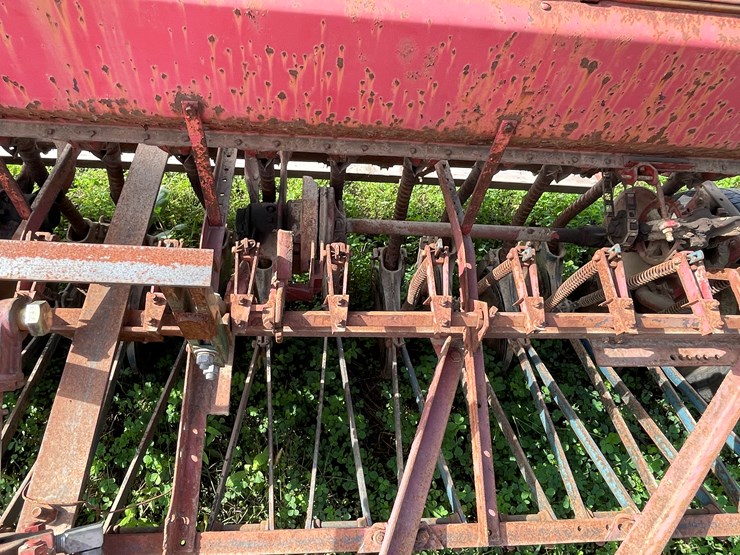 #5010-•-mccormick-10'-grain-drill-image-8