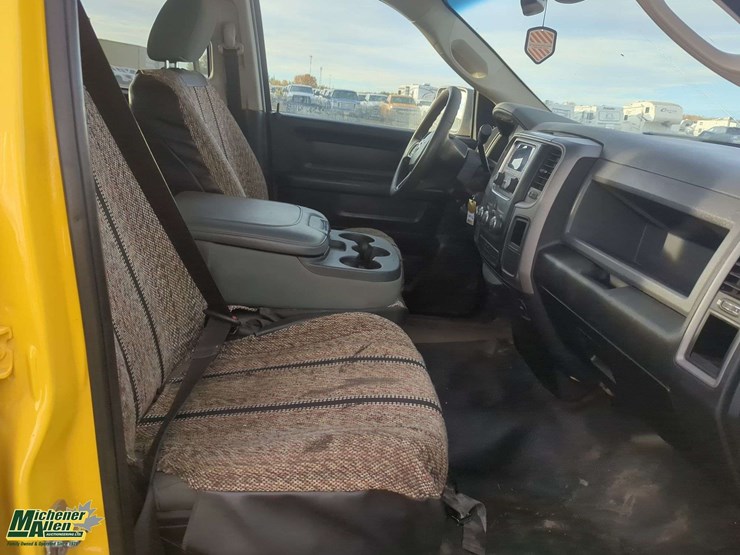 2019-ram-1500-classic-image-18