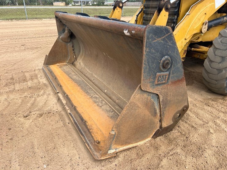 2015-caterpillar-420f-it-image-9