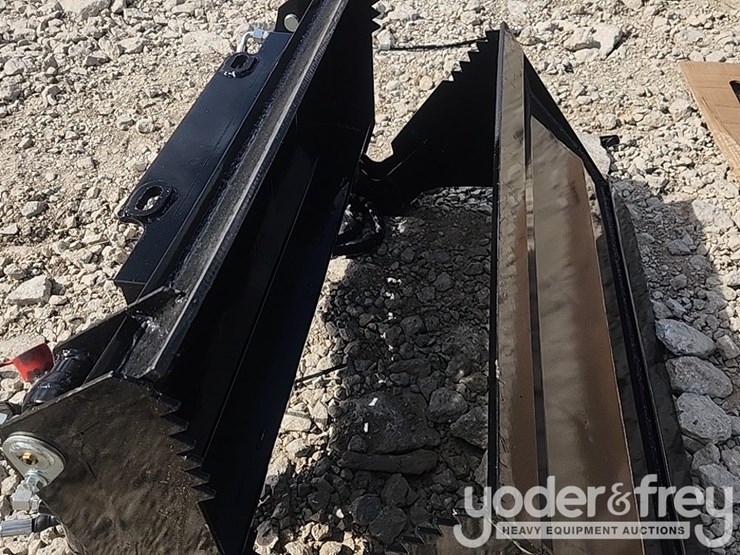 unused-2025-4-in-1-bucket-to-suit-mini-skidsteer-image-6
