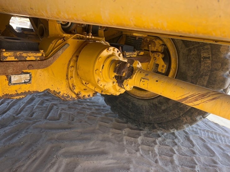 2006-deere-250d-image-16