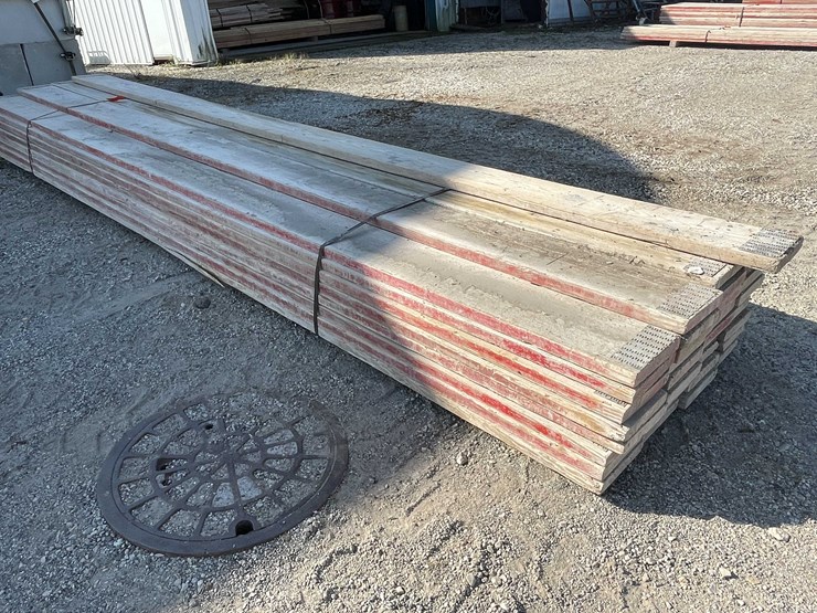 #1979-•-(36)-scaffolding-planks-image-2
