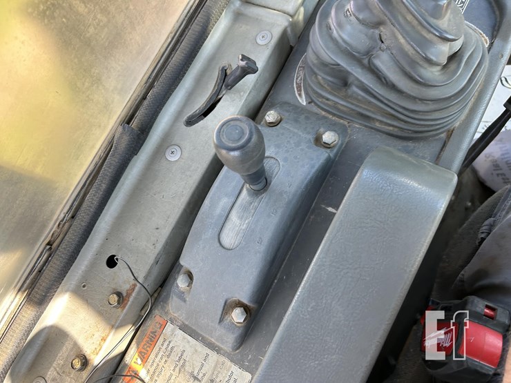 komatsu-d65ex-12-image-47