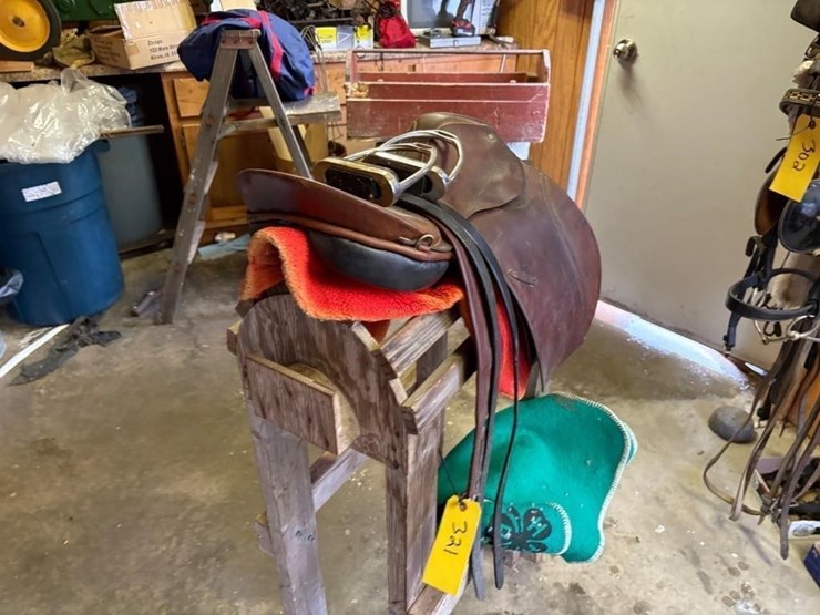 english-dressage-saddle-image-1