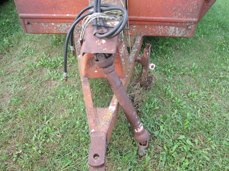 #5042-•-h-&-s-tandem-manure-spreader-image-9