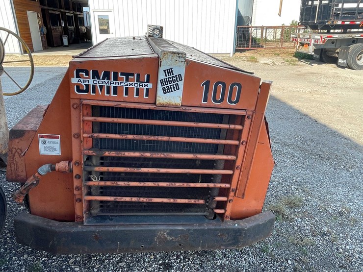 #1933-•-smith-air-compressor-trailer-image-5