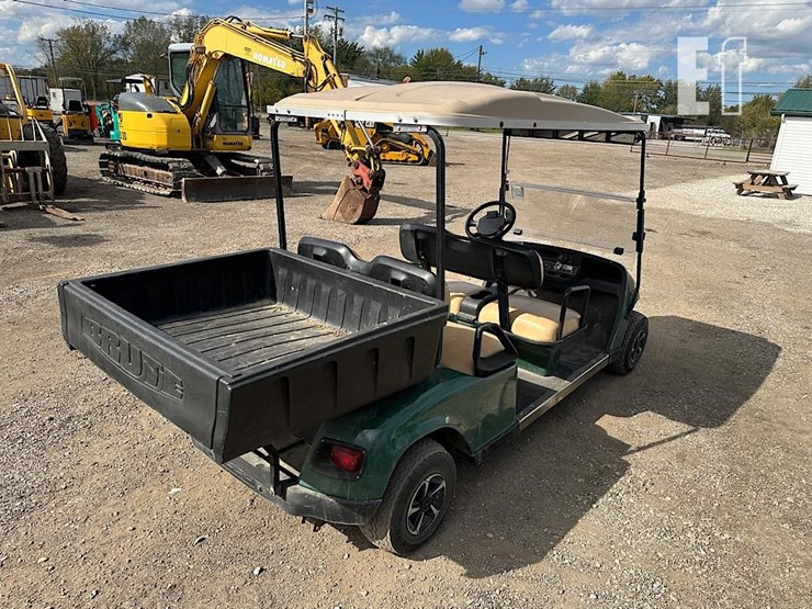 e-z-go-4-seater-electric-golf-cart-163-image-5