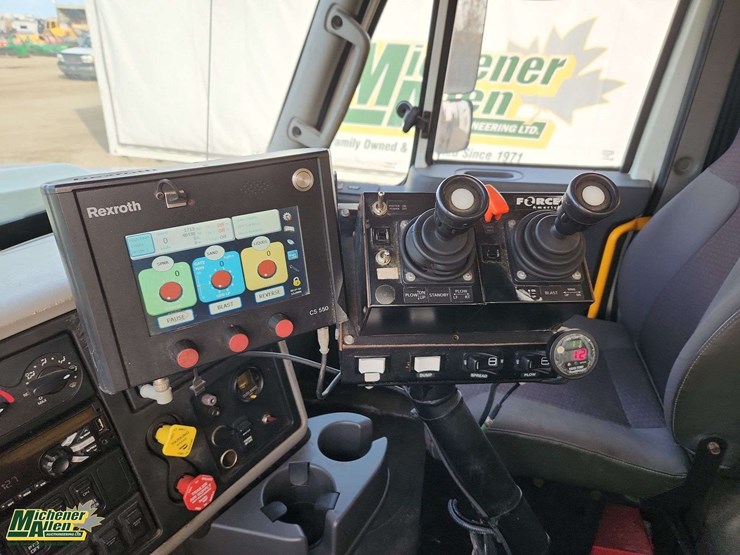 2016-international-workstar-7400-image-21