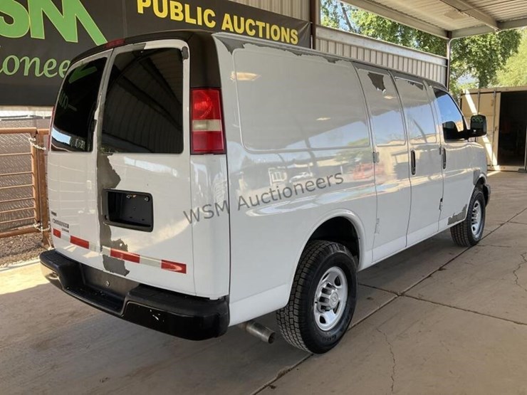 2011-chevrolet-express-2500-image-7