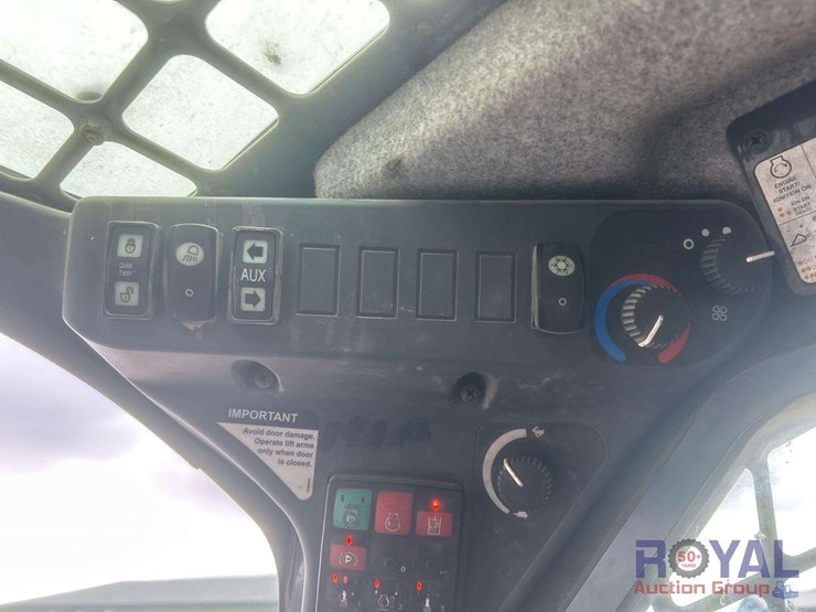 deere-325g-image-15
