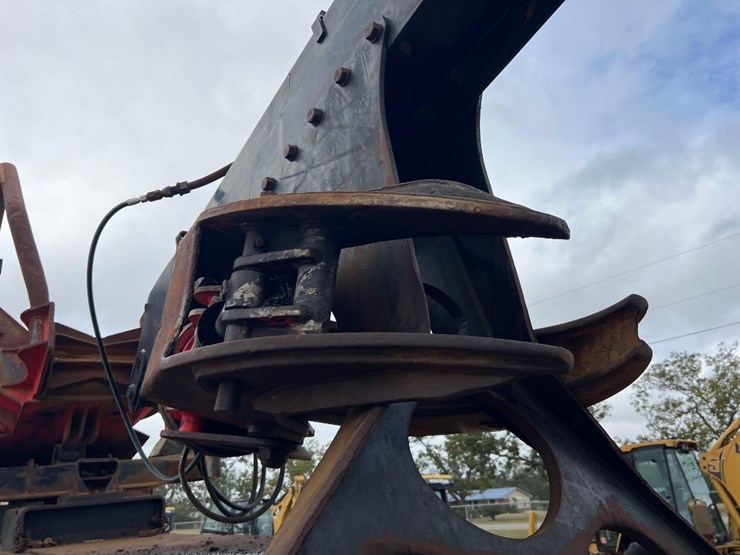 2013-caterpillar-559c-image-28