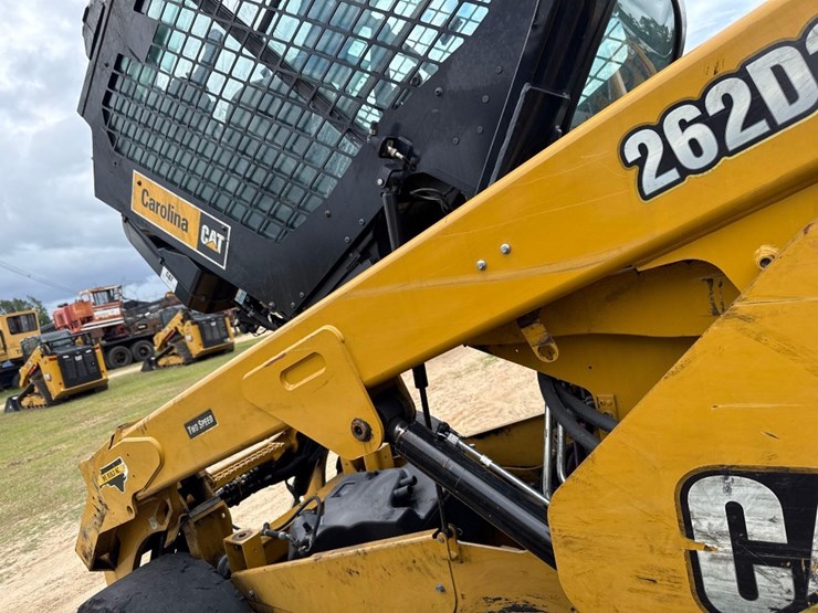 2020-caterpillar-262d3-image-8