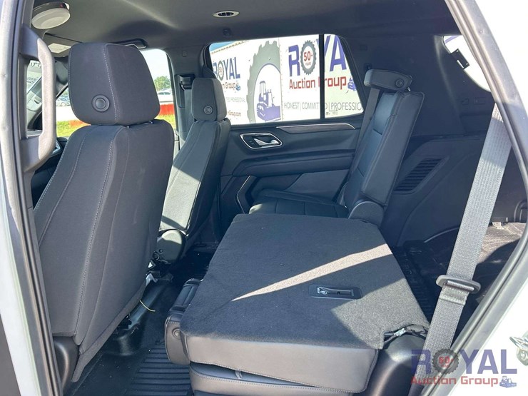 2022-chevrolet-tahoe-image-24