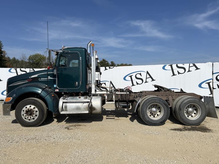 2009-peterbilt-386-image-2