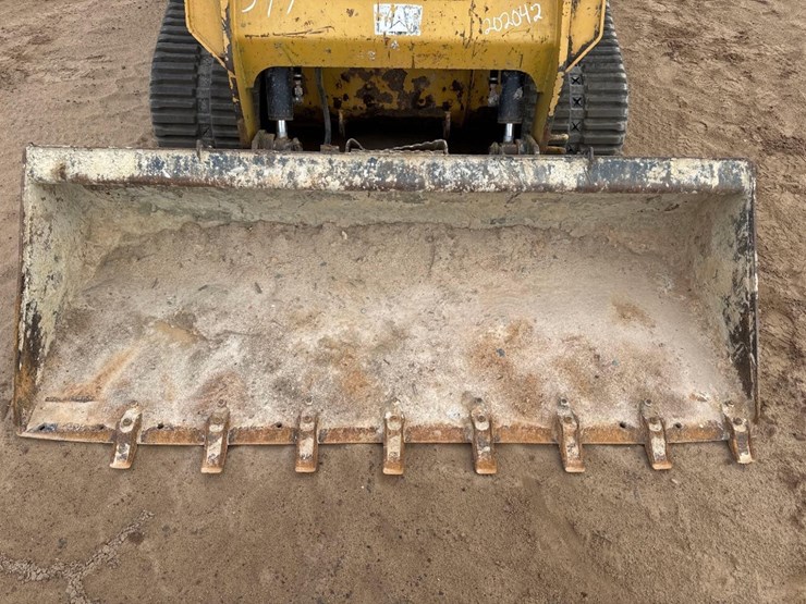 2016-caterpillar-259d-image-21