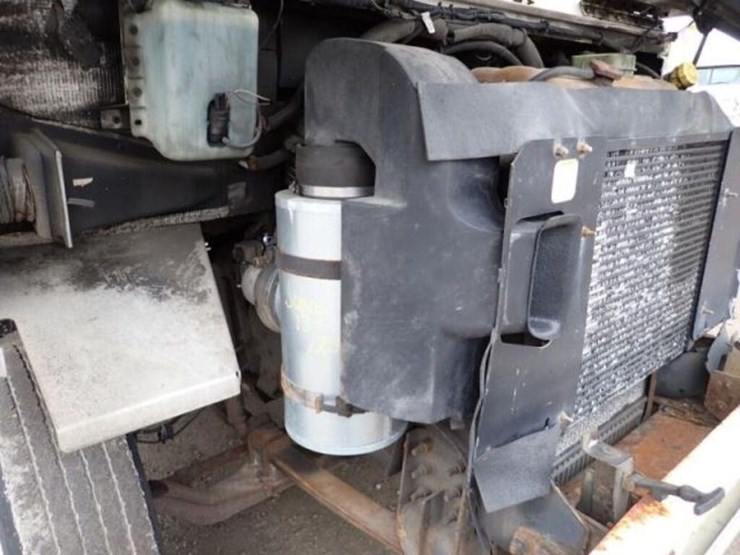 2015-freightliner-mt55-image-31