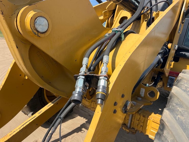 2019-caterpillar-908m-image-10