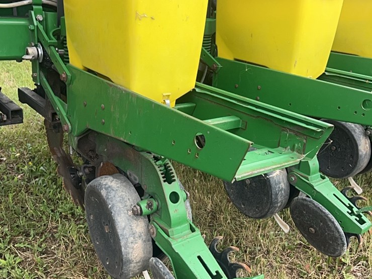 john-deere-16-image-65