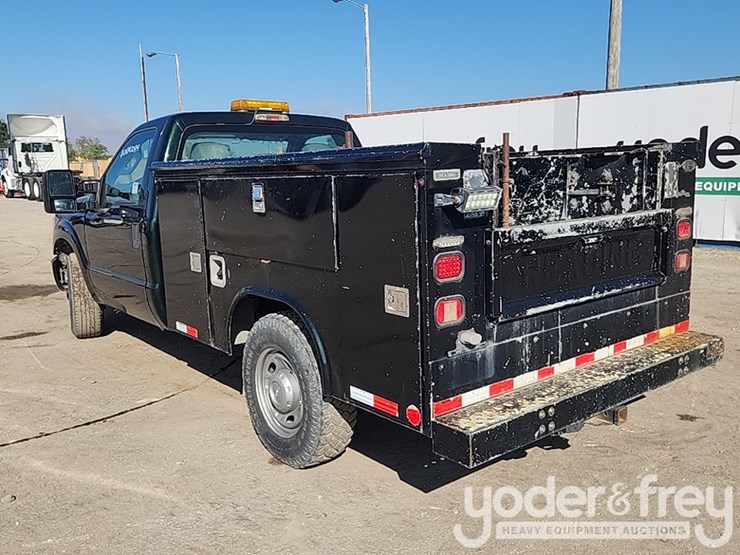 2016-ford-f350-xl-image-3