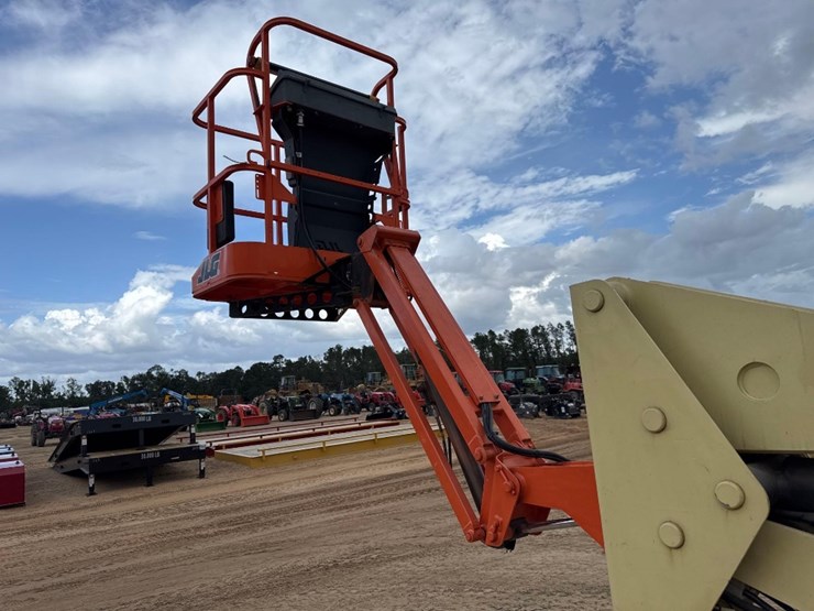 2010-jlg-e450aj-image-10